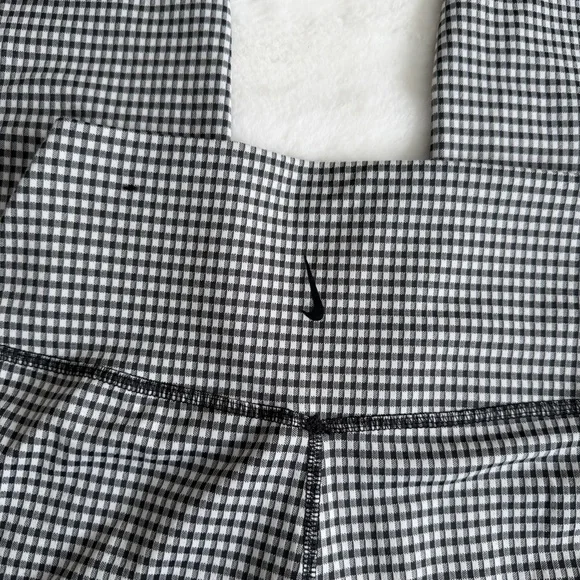 Nike Gingham Leggings Dri Fit Black White Size Medium - Picture 3 of 7